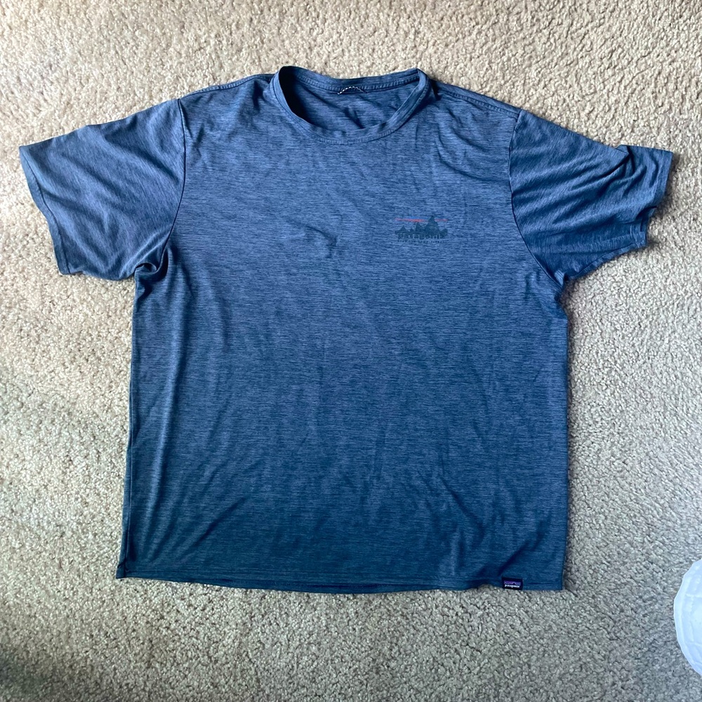 Patagonia Men’s Large Capilene Cool Daily Graphic Utility Blue X-Dye ‘73 skyline